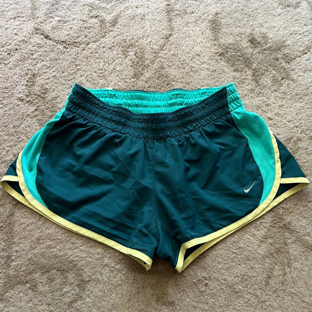 Green Nike Dri Fit Athletic Shorts Size Medium